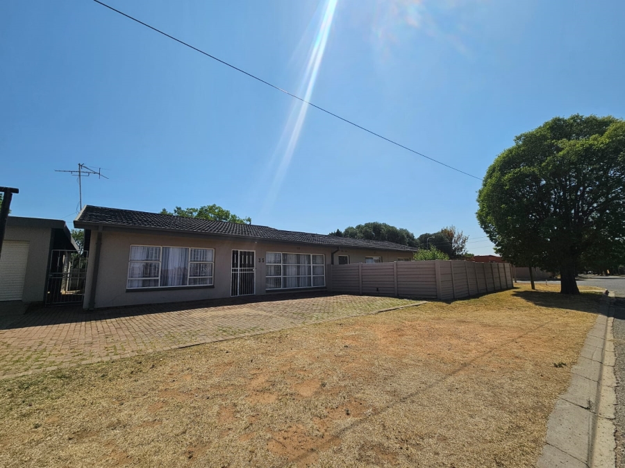 5 Bedroom Property for Sale in Riebeeckstad Free State